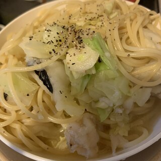 カレイのアラとキャベツのペペロンチーノスープパスタ